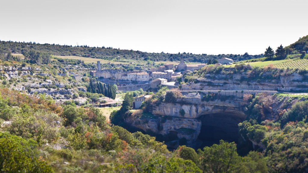 Minervois Red Wine, Between Grenache And Carignan | Hecht & Bannier